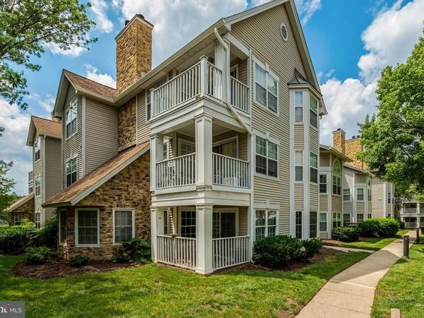5632 WILLOUGHBY NEWTON DRIVE, Unit 13, CENTREVILLE, VA 20120