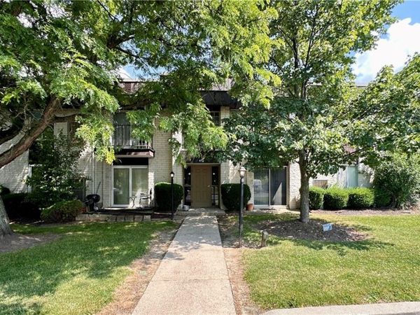 8557 N Akins Road, Unit 204, North Royalton, OH 44133