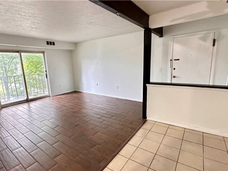 8557 N Akins Road, Unit 204, North Royalton, OH 44133 Photo 4