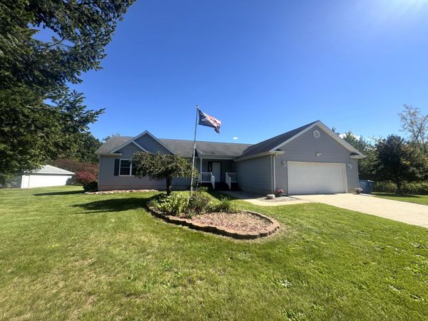 14021 Pardee Road, Buchanan, MI 49107