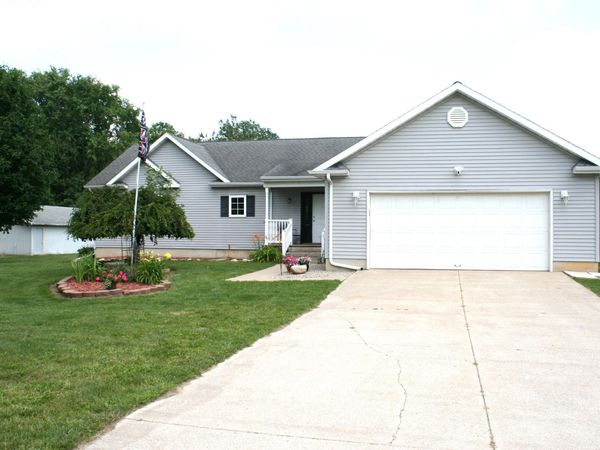 14021 Pardee Road, Buchanan, MI 49107