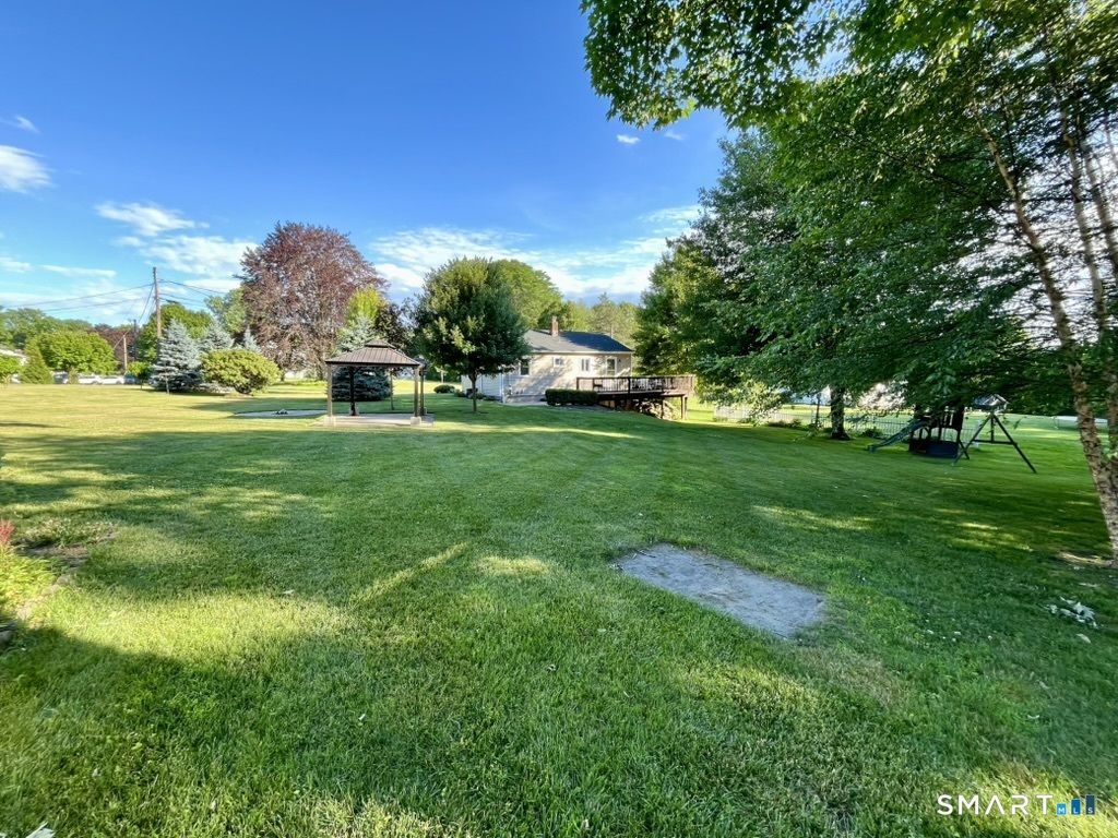 28 Brookfield Meadows, Brookfield, CT 06804 Main Photo