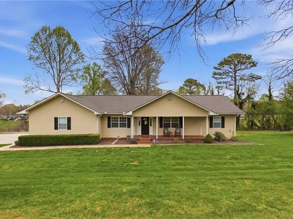 205 Cook Street , Alto, GA 30510