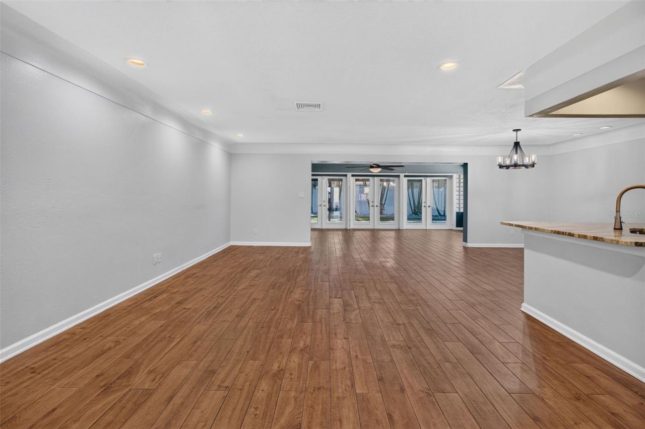 8094 12th Avenue S, Saint Petersburg, FL 33707 Photo