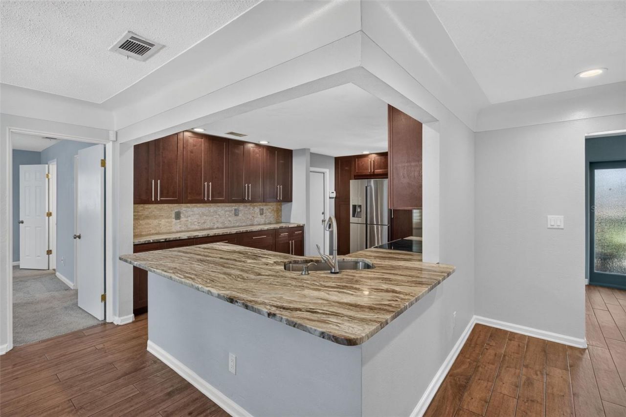 8094 12th Avenue S, Saint Petersburg, FL 33707 Photo