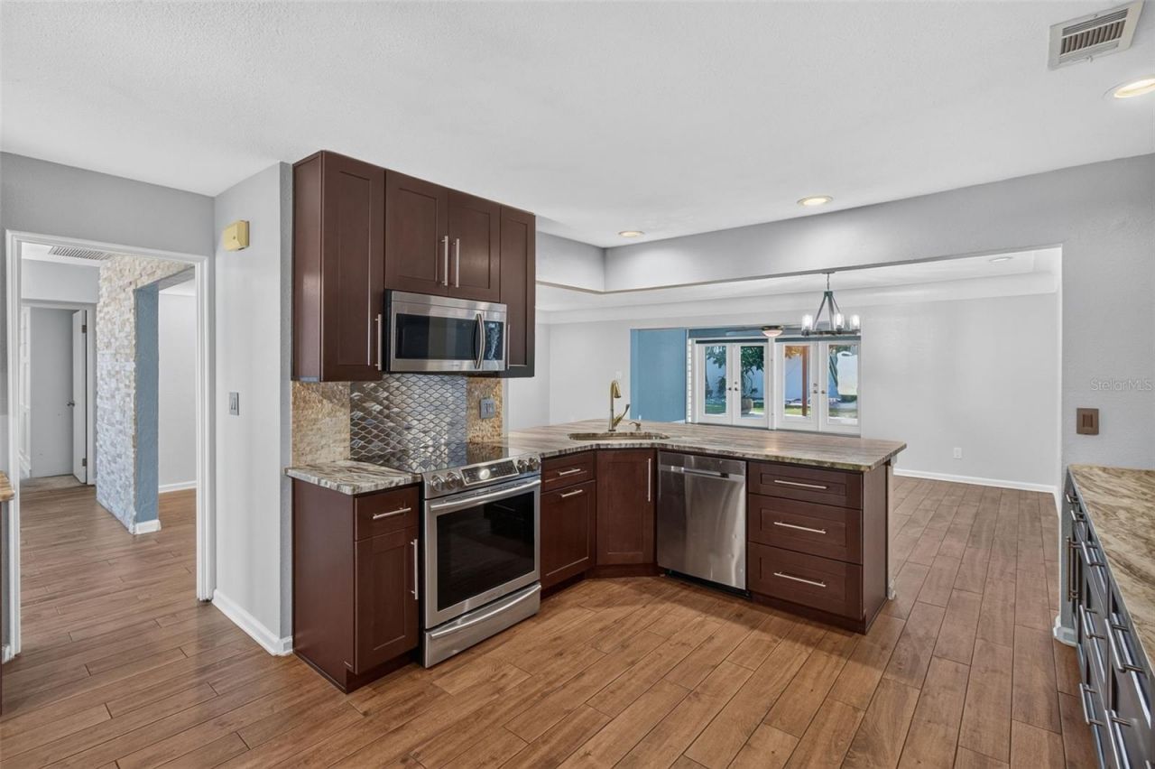 8094 12th Avenue S, Saint Petersburg, FL 33707 Photo