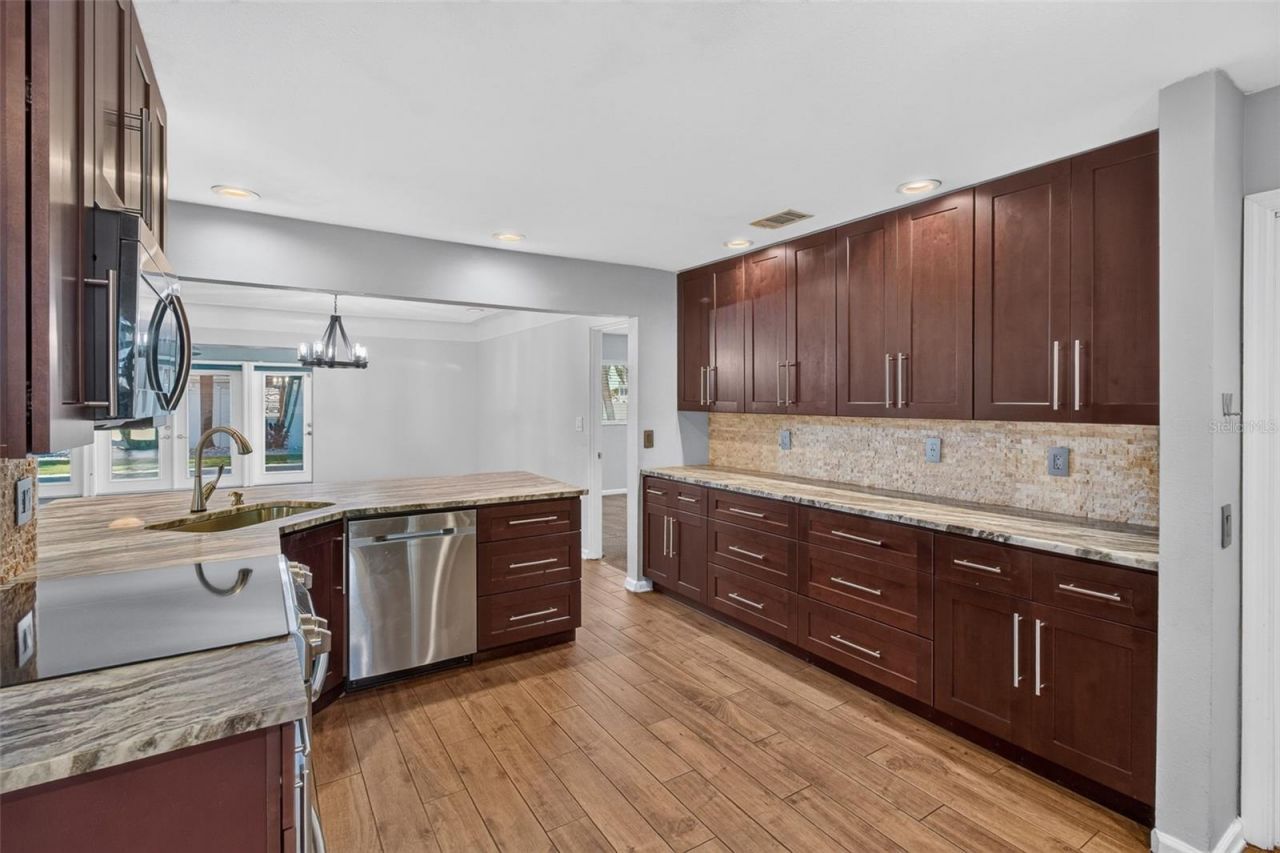 8094 12th Avenue S, Saint Petersburg, FL 33707 Photo