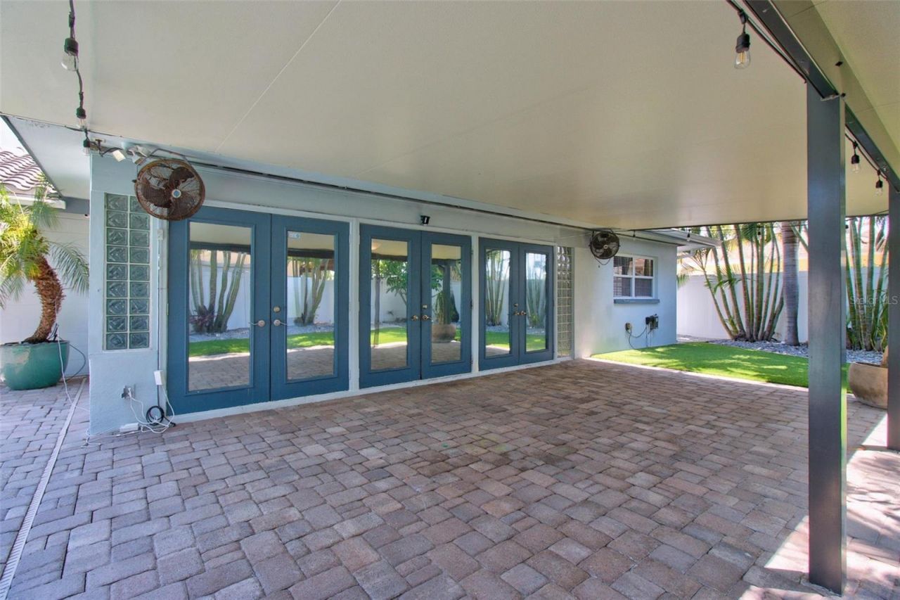 8094 12th Avenue S, Saint Petersburg, FL 33707 Photo