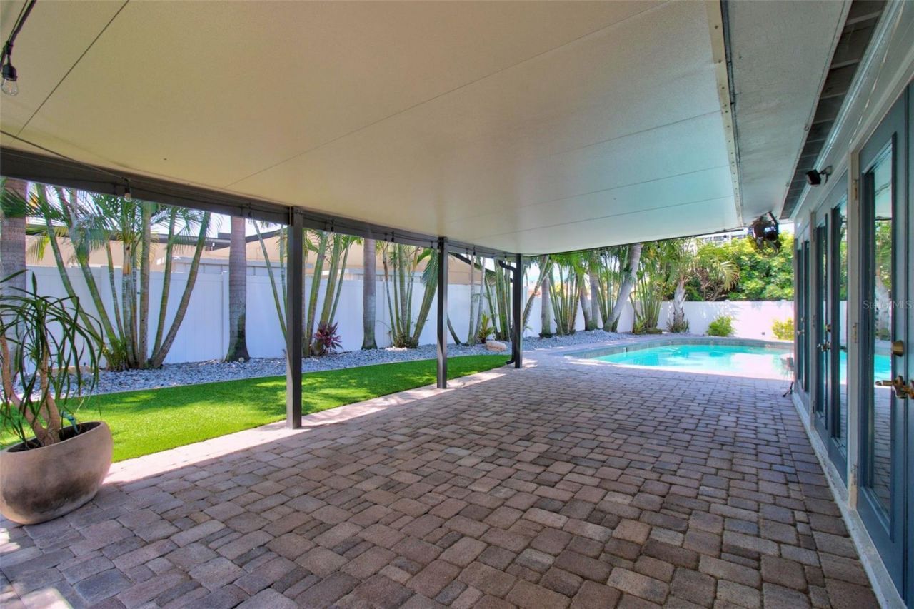 8094 12th Avenue S, Saint Petersburg, FL 33707 Photo