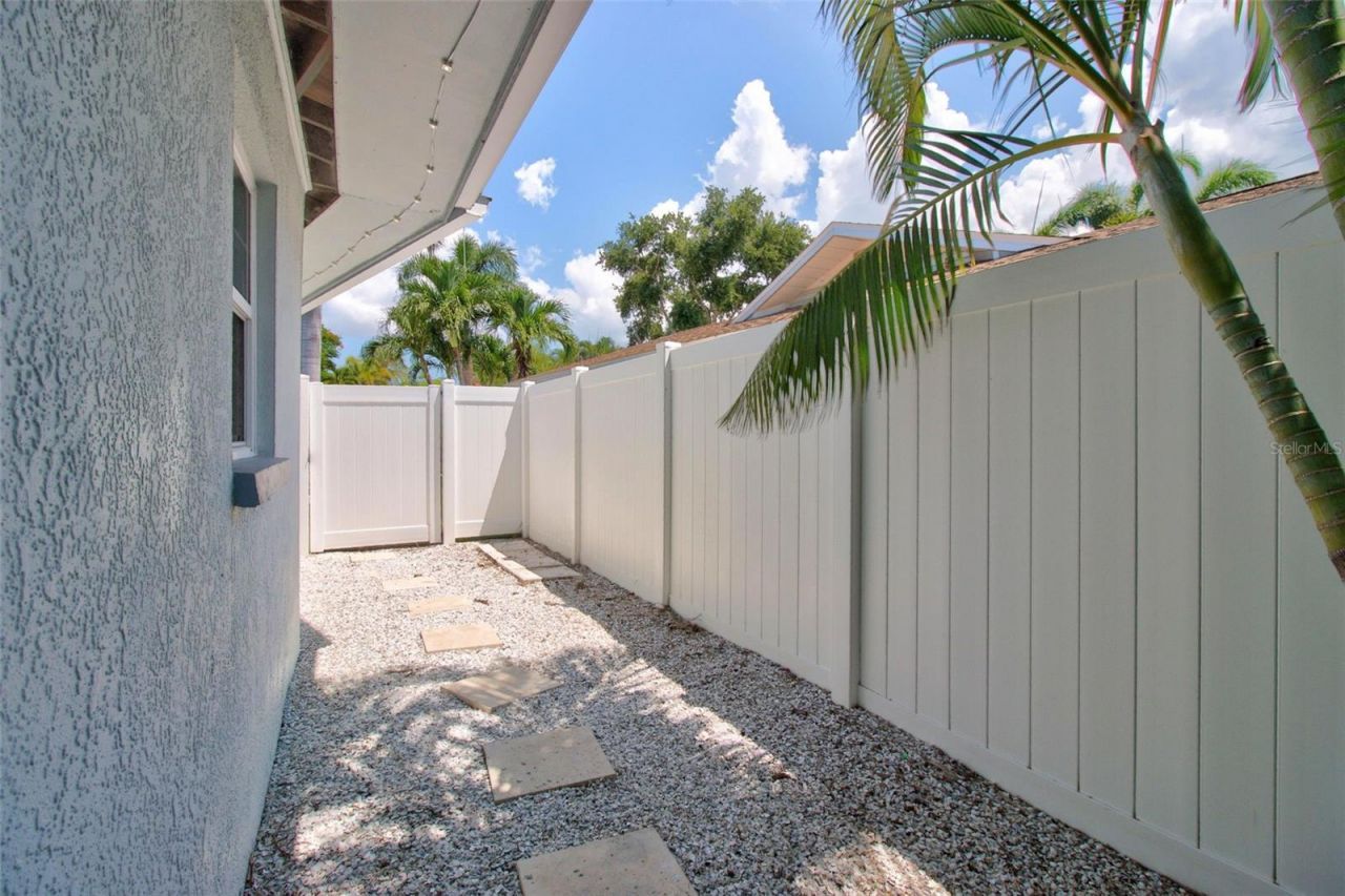8094 12th Avenue S, Saint Petersburg, FL 33707 Photo