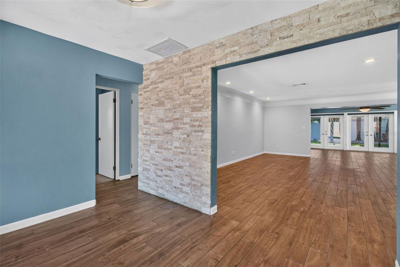 8094 12th Avenue S, Saint Petersburg, FL 33707 Photo