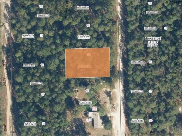 105 DESOTO STREET , FLORAHOME, FL 32140