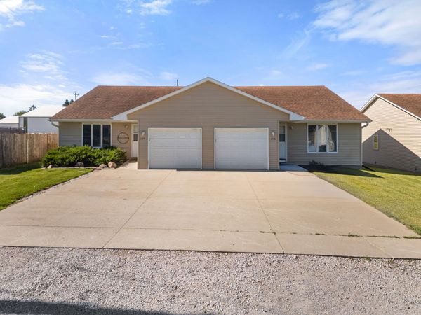102 E Walnut Street, Roland, IA 50236