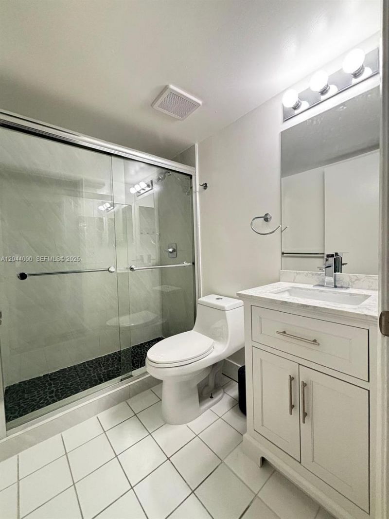 3300 NE 191st St, Unit 211, Aventura, FL 33180 Photo