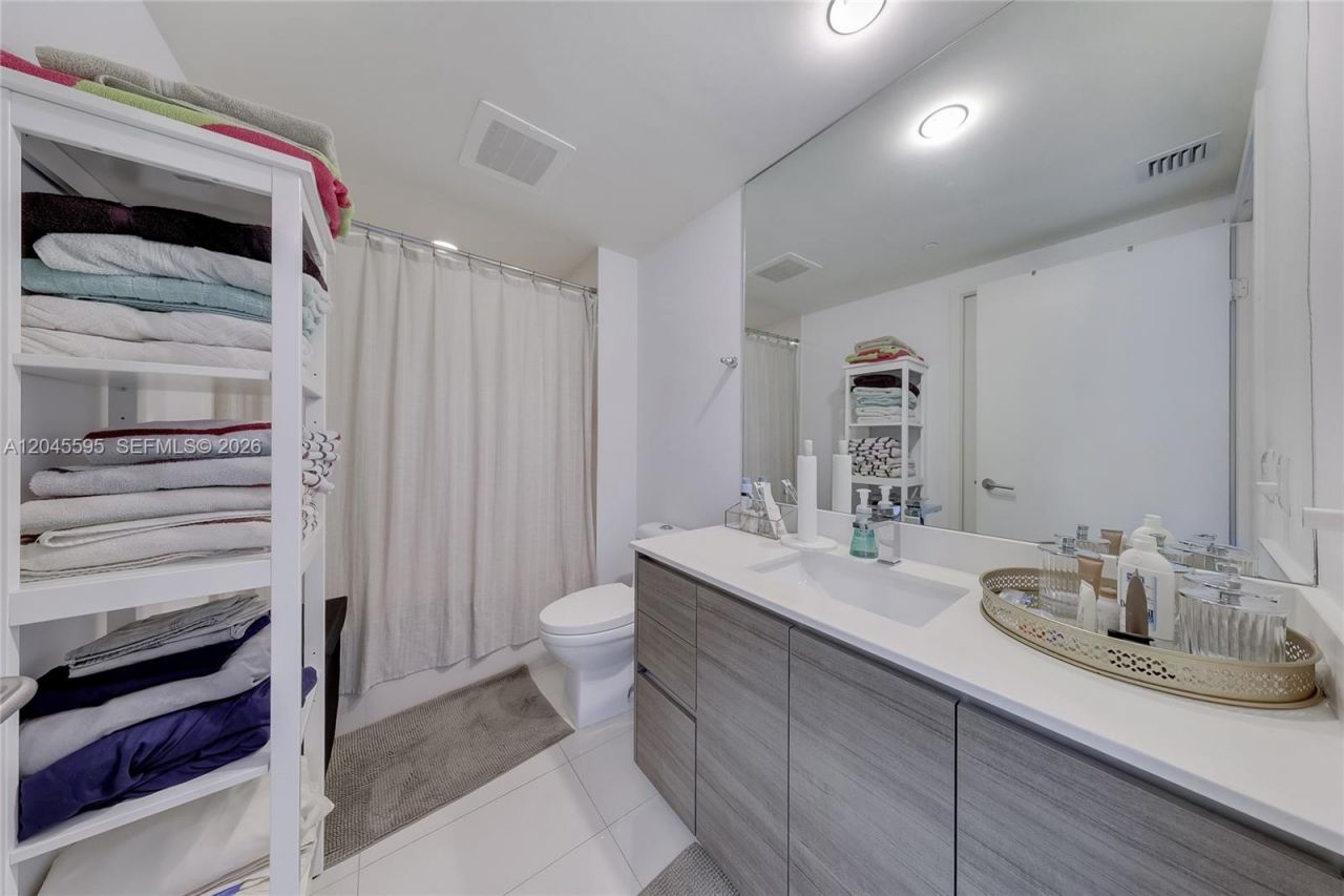 1100 S Miami Ave , Unit 2504, Miami, FL 33130 Photo