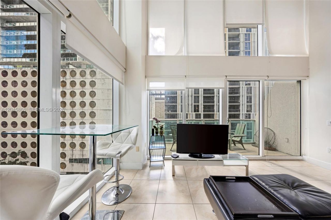 41 SE 5th St, Unit 502, Miami, FL 33131 Photo