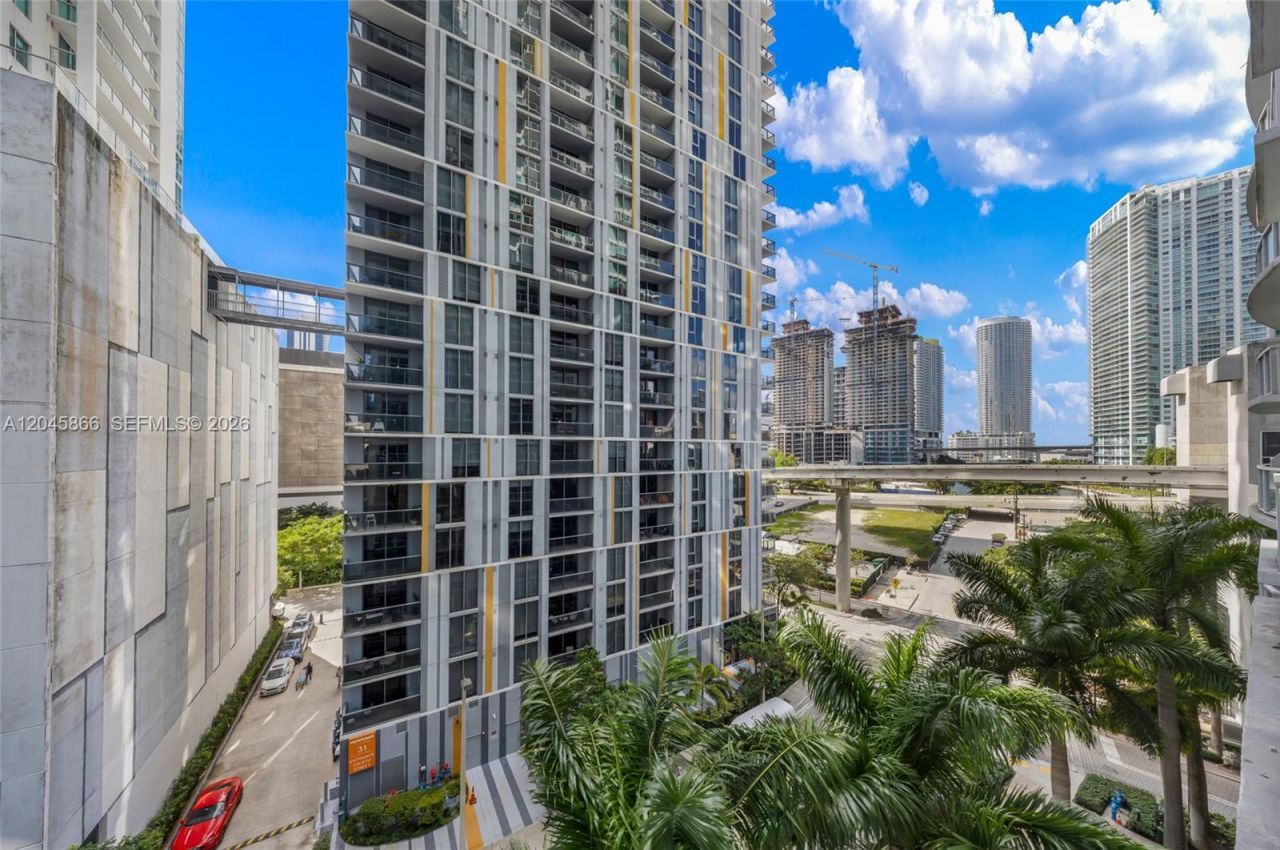 41 SE 5th St, Unit 502, Miami, FL 33131 Photo