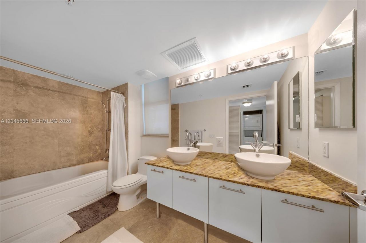 41 SE 5th St, Unit 502, Miami, FL 33131 Photo