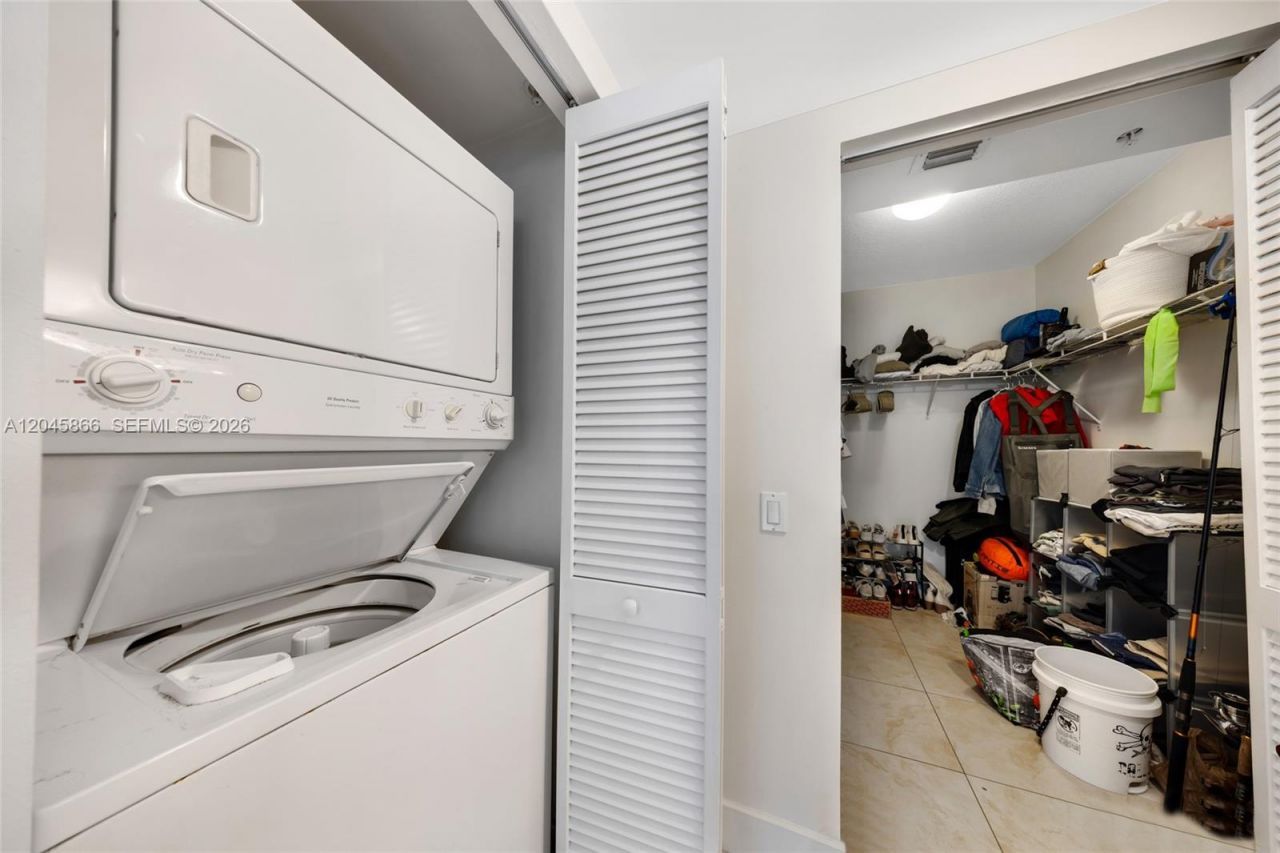 41 SE 5th St, Unit 502, Miami, FL 33131 Photo