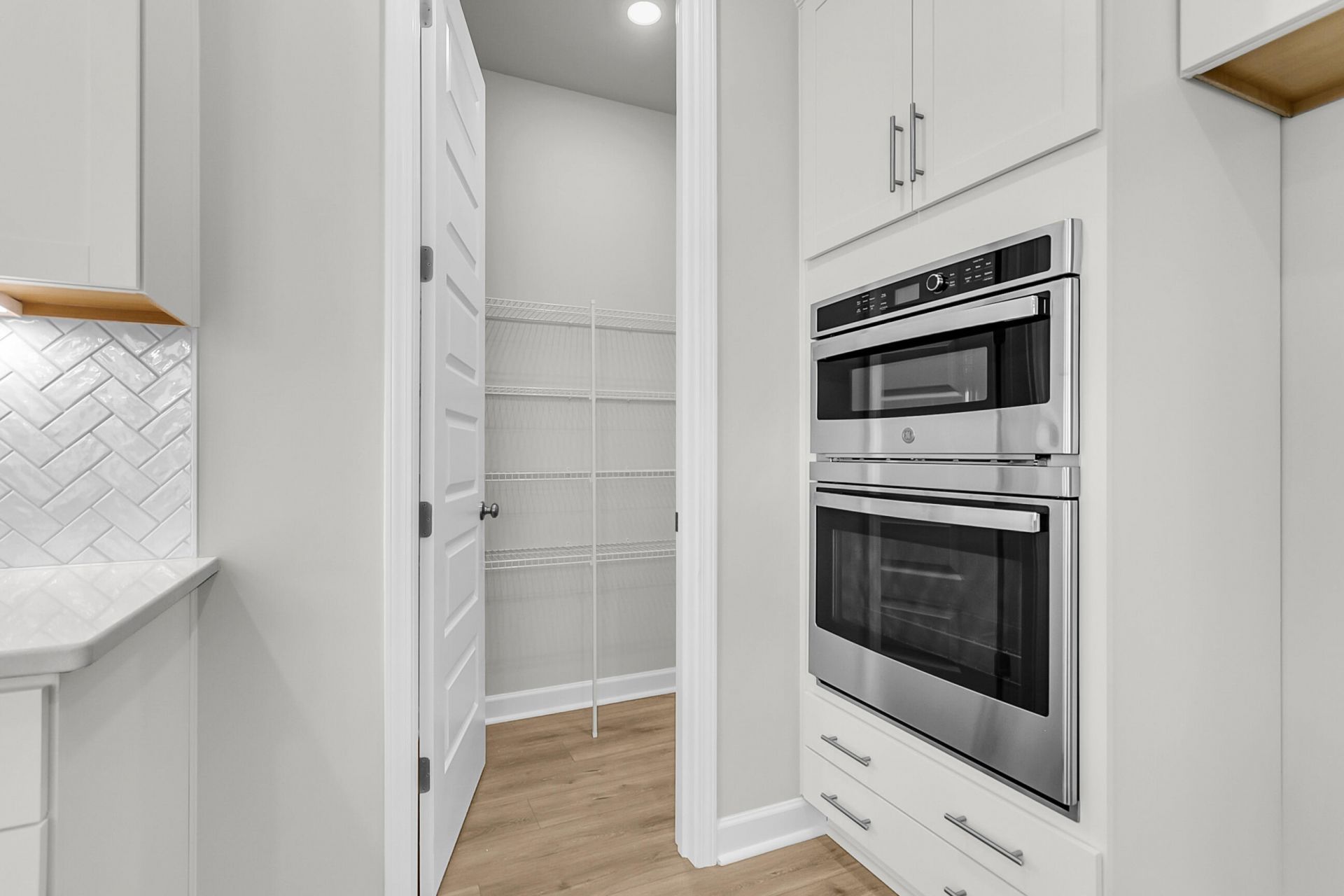 219 Crosswick Street Photo 12