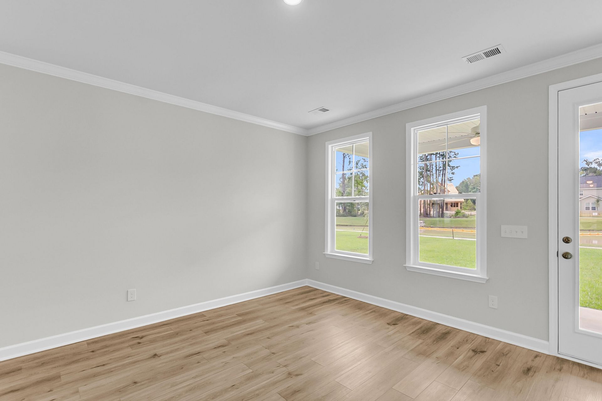 219 Crosswick Street Photo 15