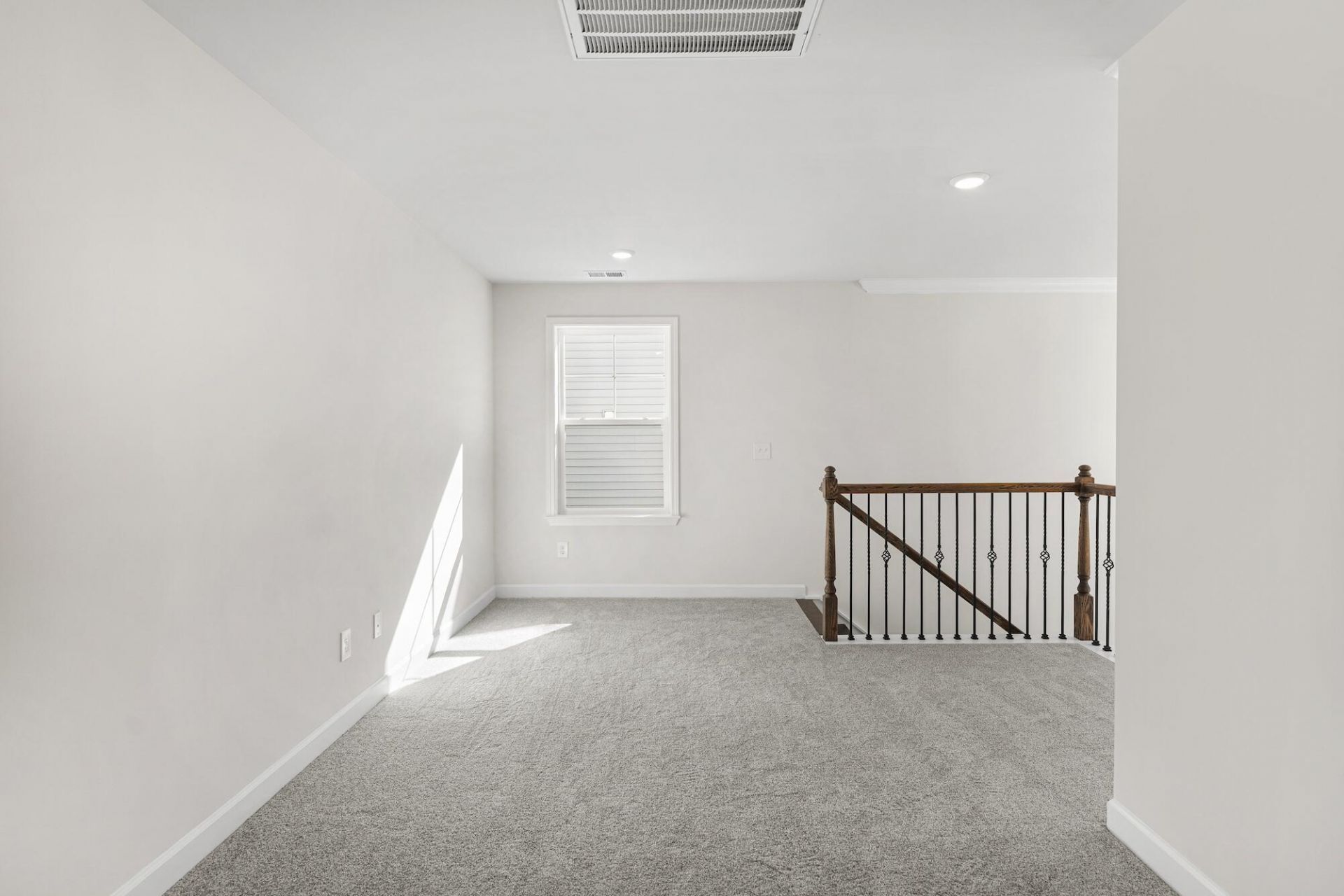 219 Crosswick Street Photo 18