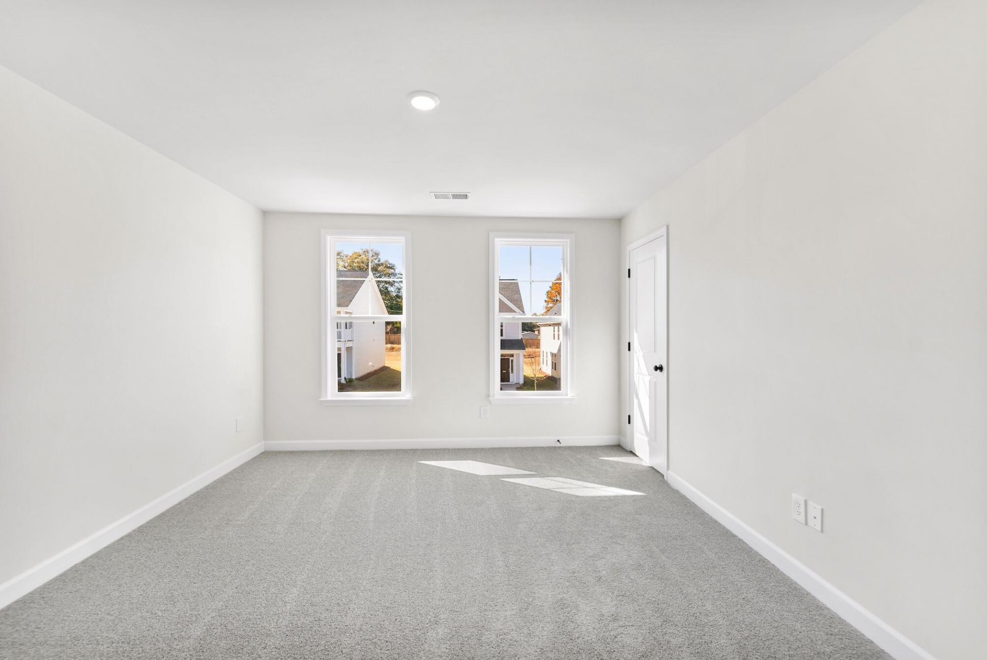 219 Crosswick Street Photo 24