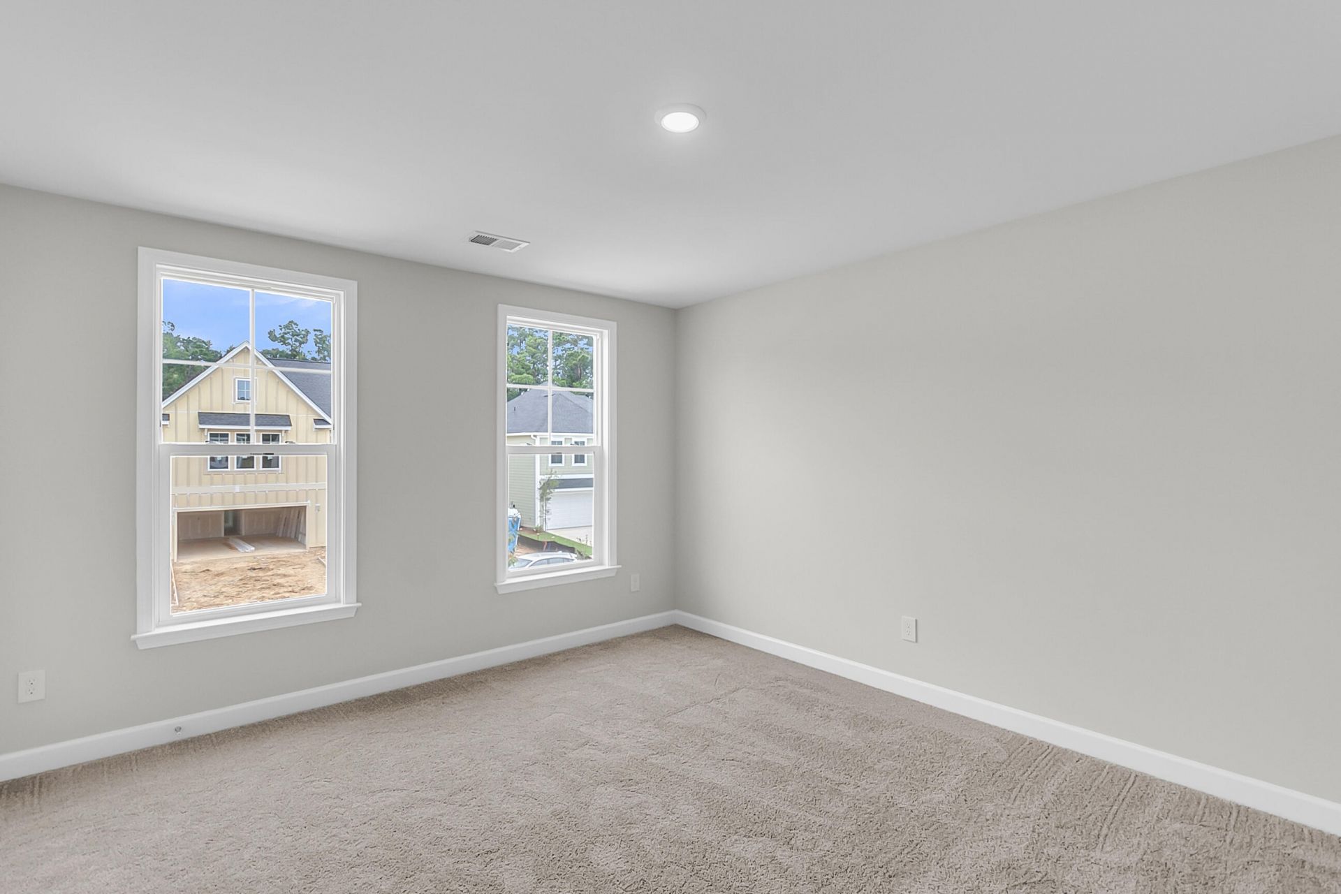 219 Crosswick Street Photo 32