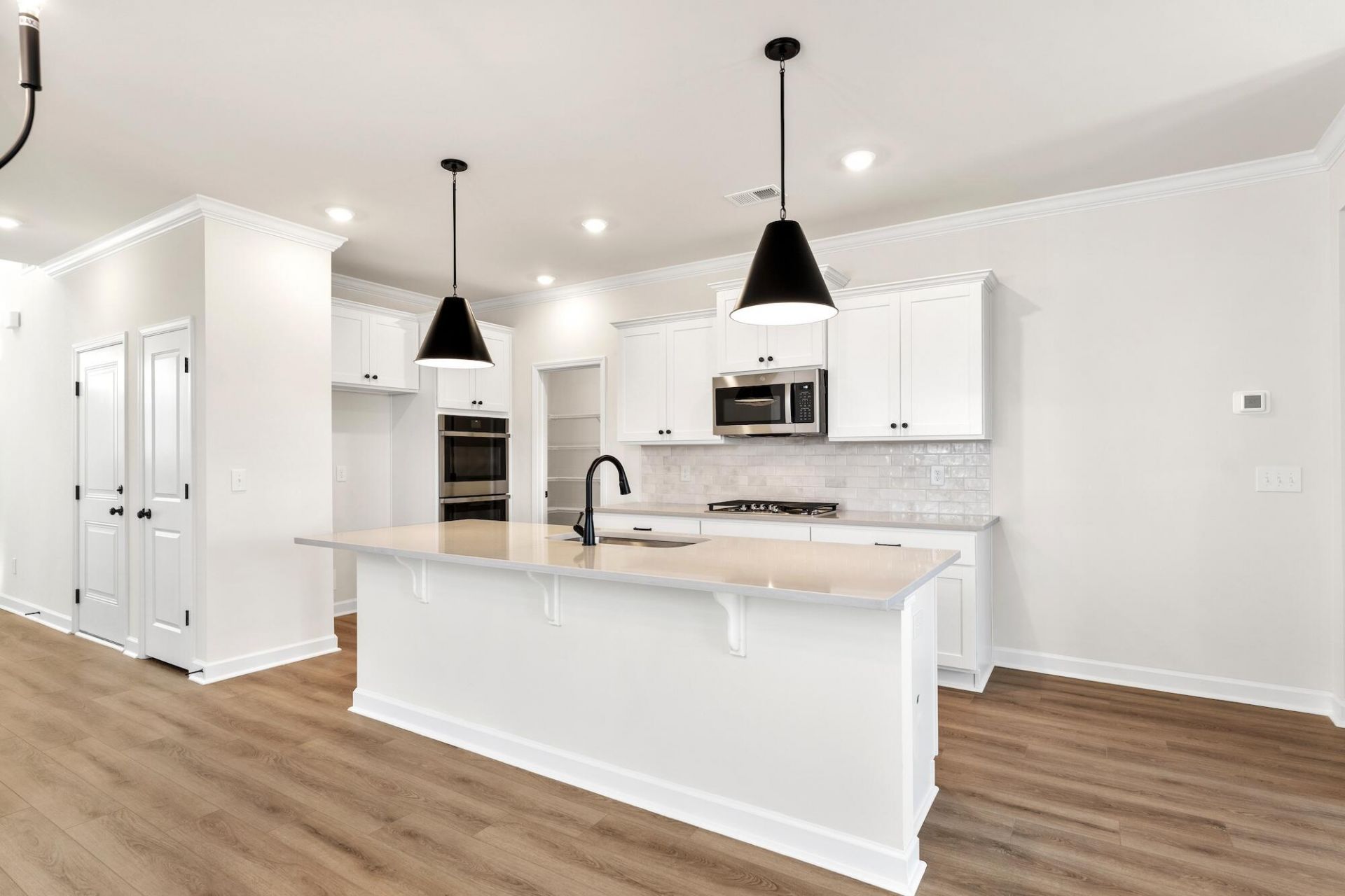 219 Crosswick Street Photo 5