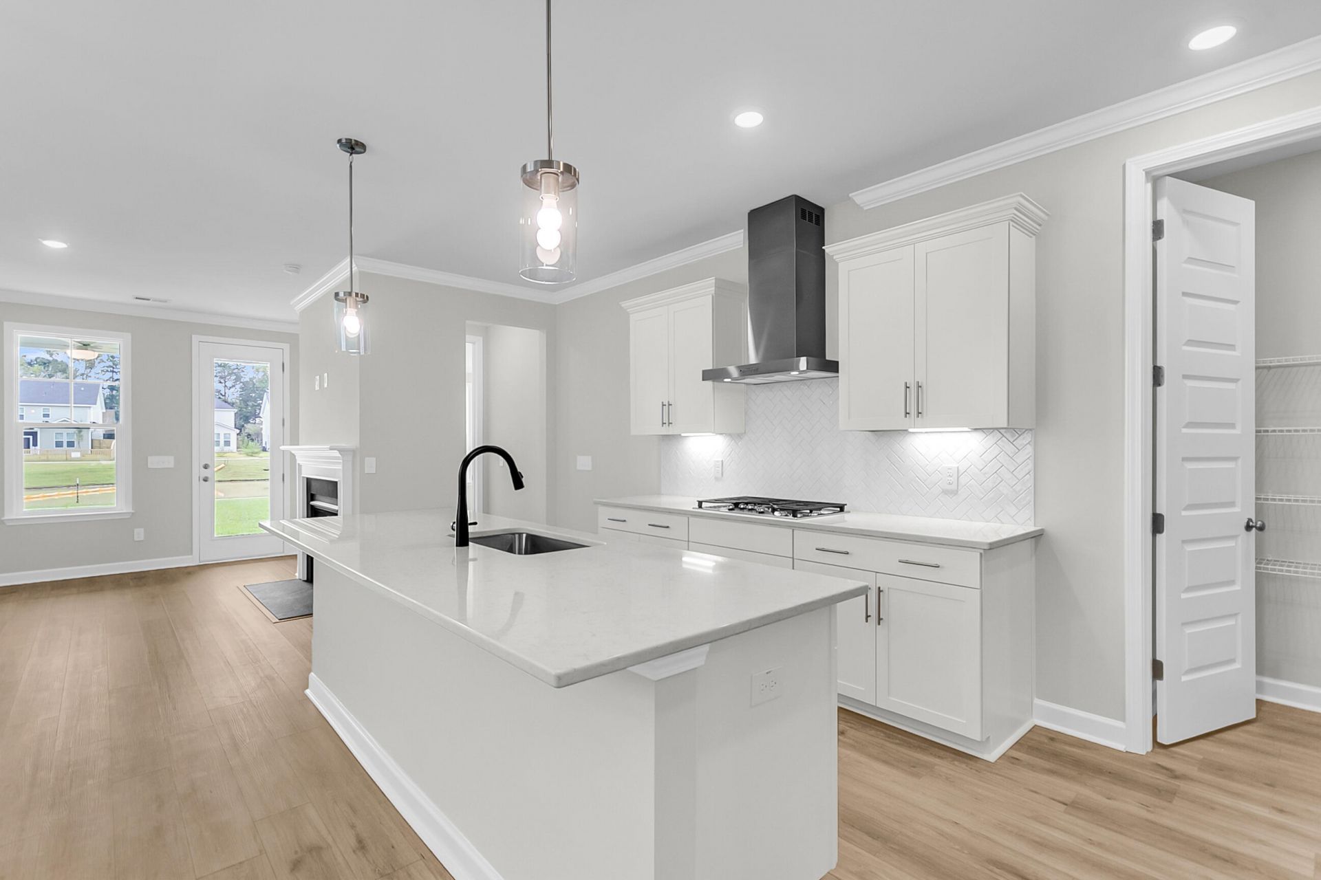 219 Crosswick Street Photo 7