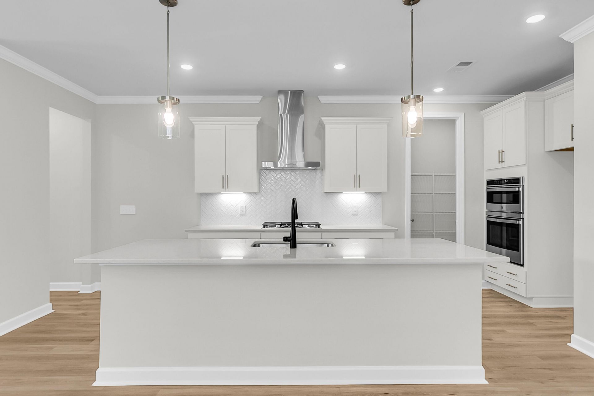 219 Crosswick Street Photo 8