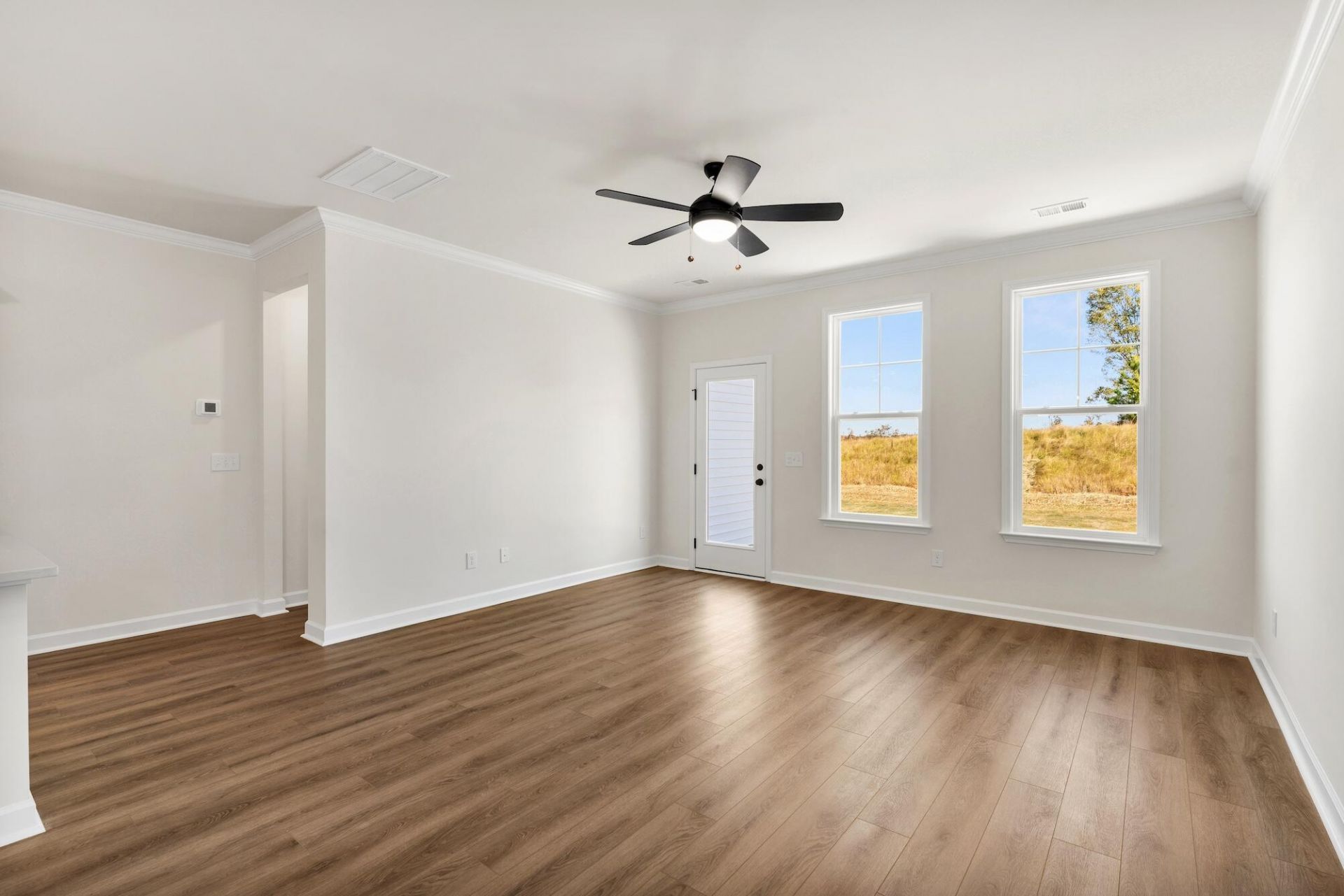 219 Crosswick Street Photo 8