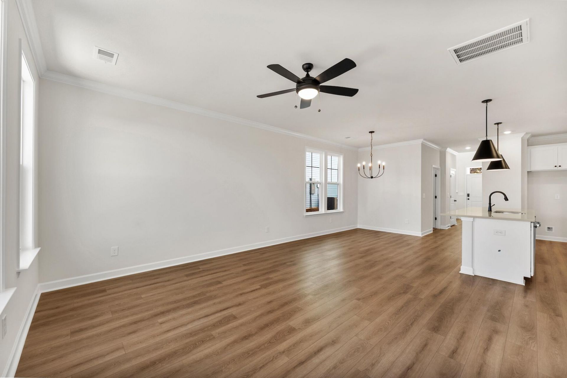 219 Crosswick Street Photo 9