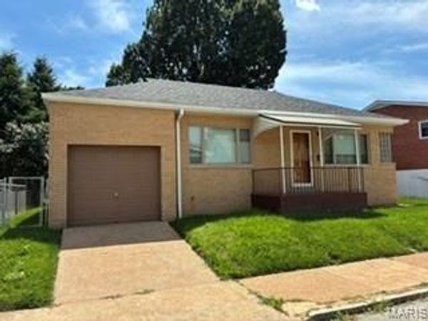 5444 Sunshine Drive , St Louis, MO 63109