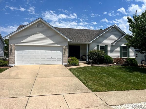 7 Twin Hollow Court , O'Fallon, MO 63366