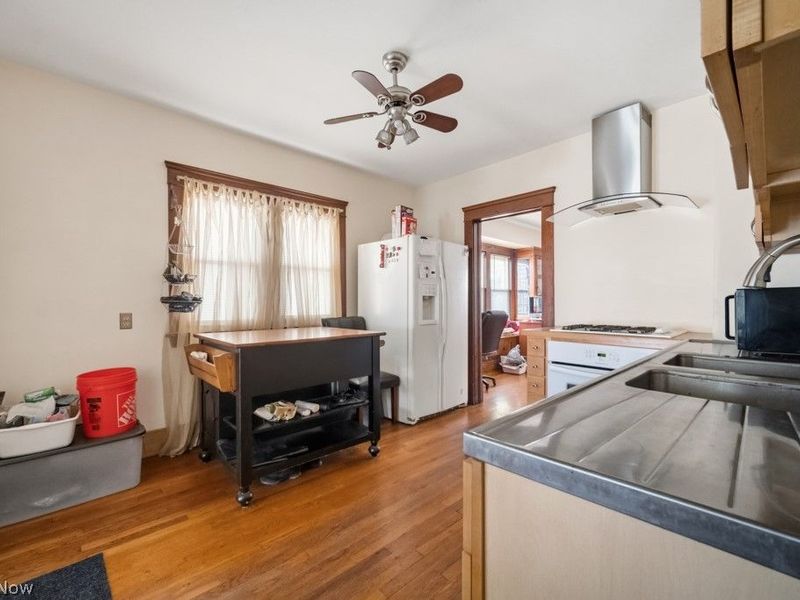2510 Montclair Avenue, Cleveland, OH 44109 Photo 10