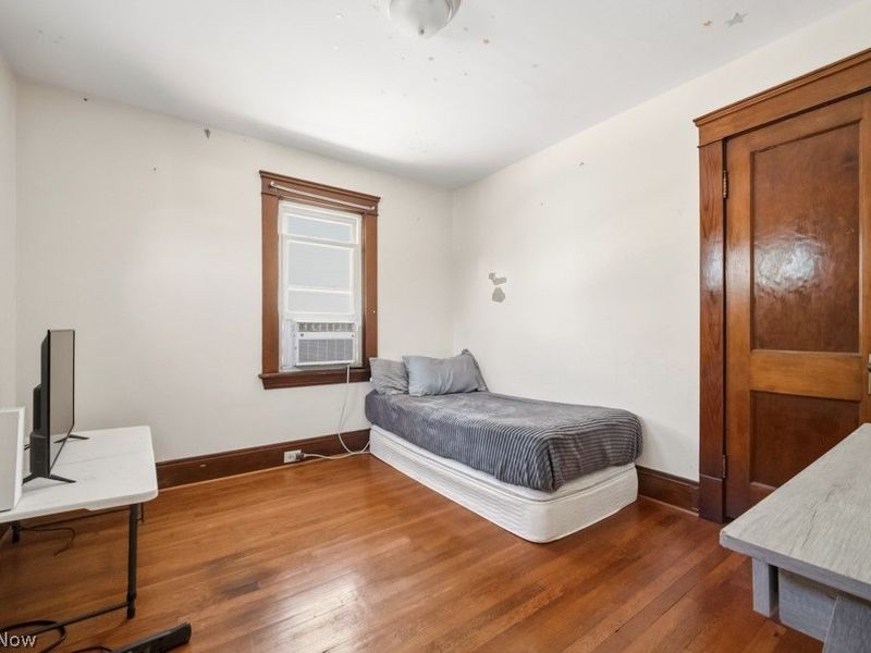 2510 Montclair Avenue, Cleveland, OH 44109 Photo 22