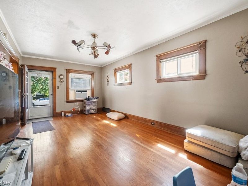 2510 Montclair Avenue, Cleveland, OH 44109 Photo 7