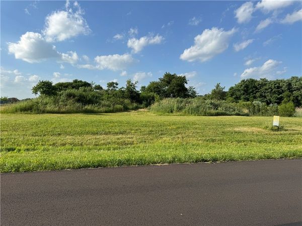 Lot 7 Tradewind Rd, New Castle, PA 16102