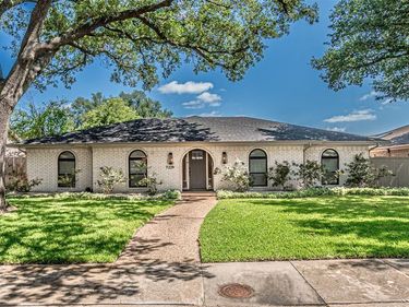 7229 Whispering Pines Drive, Dallas, TX 75248
