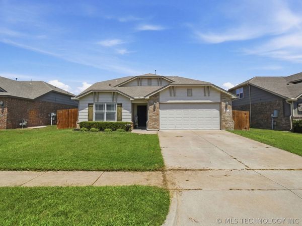 3913 W 104th Court S, Jenks, OK 74037