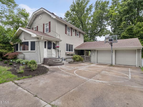 2444 Westbrook Drive, Toledo, OH 43613