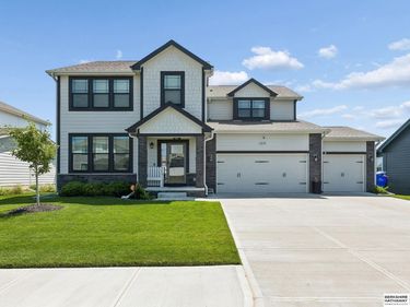 12121 S 209 Avenue, Gretna, NE 68028