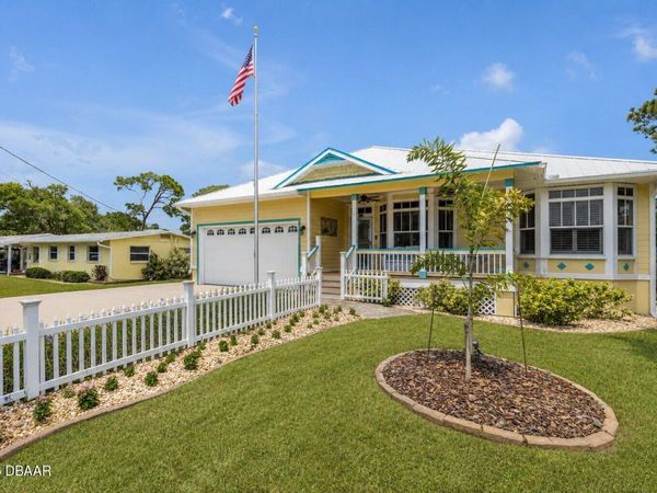 521 S Peninsula Avenue, New Smyrna Beach, FL 32169