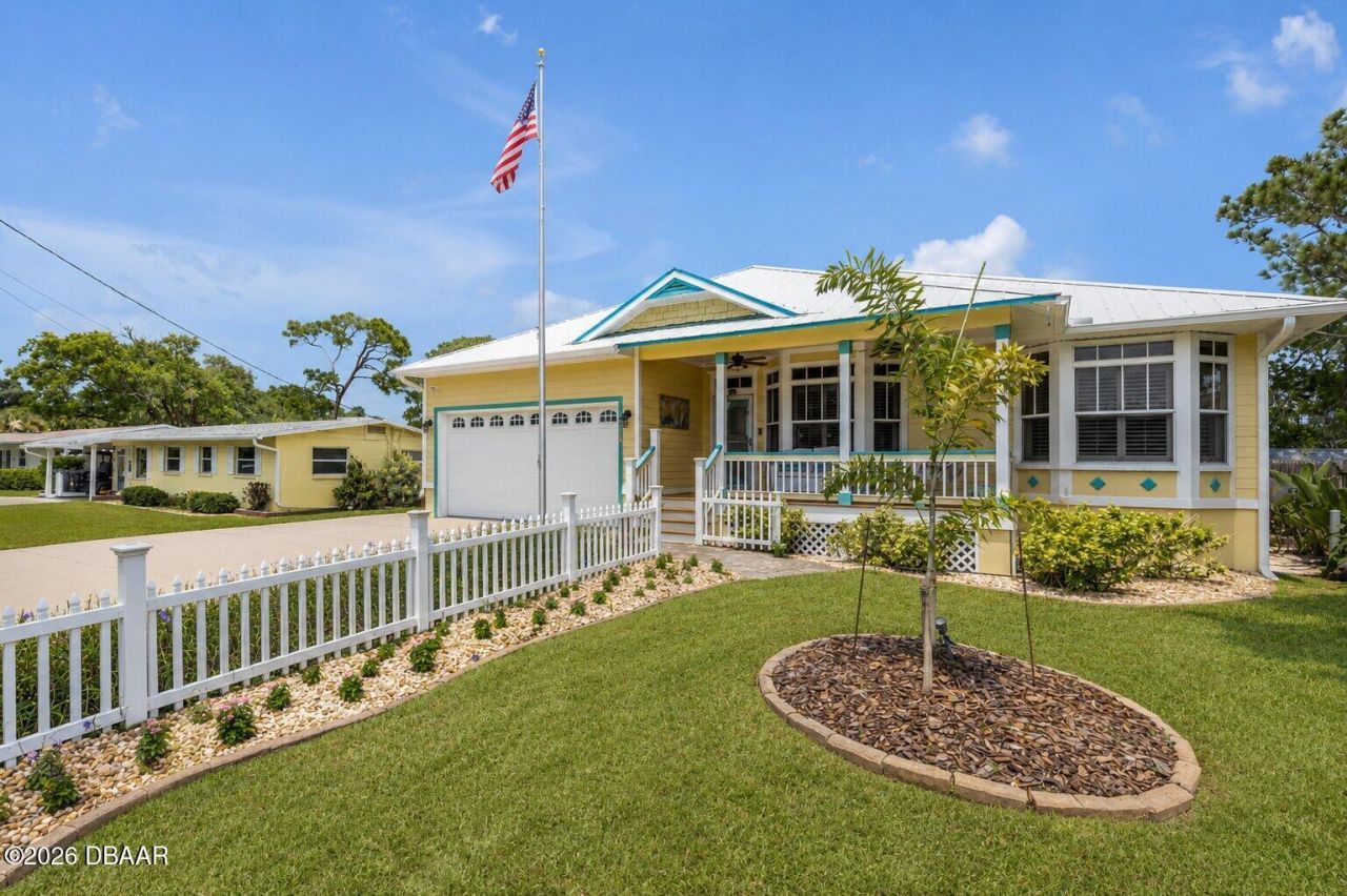 521 S Peninsula Avenue, New Smyrna Beach, FL 32169 Photo