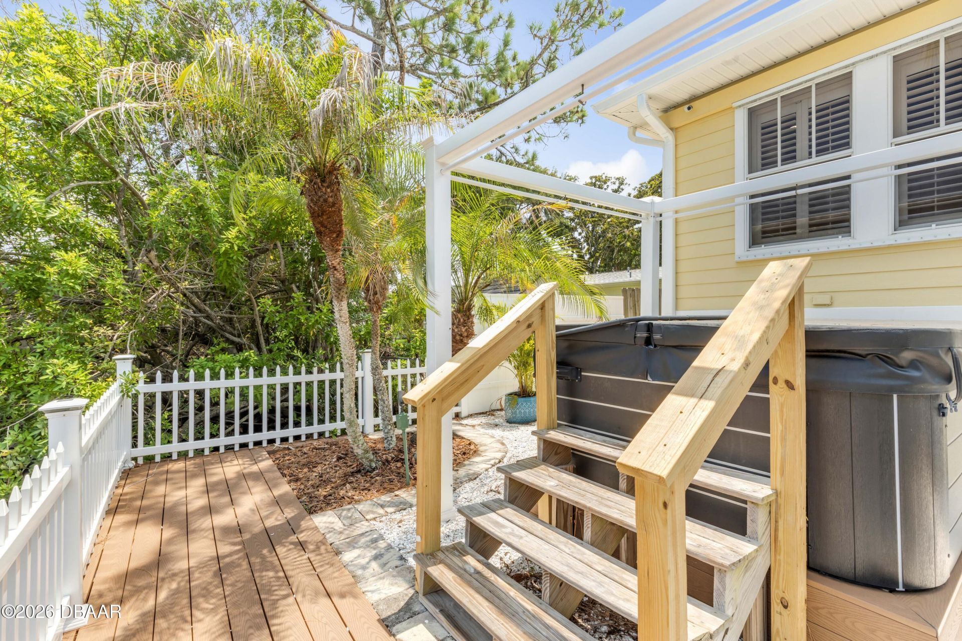 521 S Peninsula Avenue, New Smyrna Beach, FL 32169 Photo