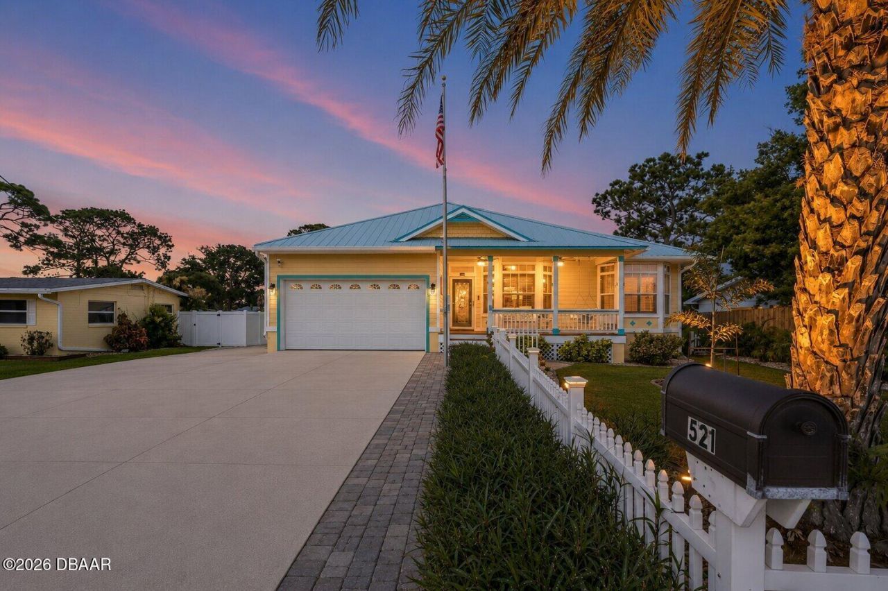 521 S Peninsula Avenue, New Smyrna Beach, FL 32169 Photo
