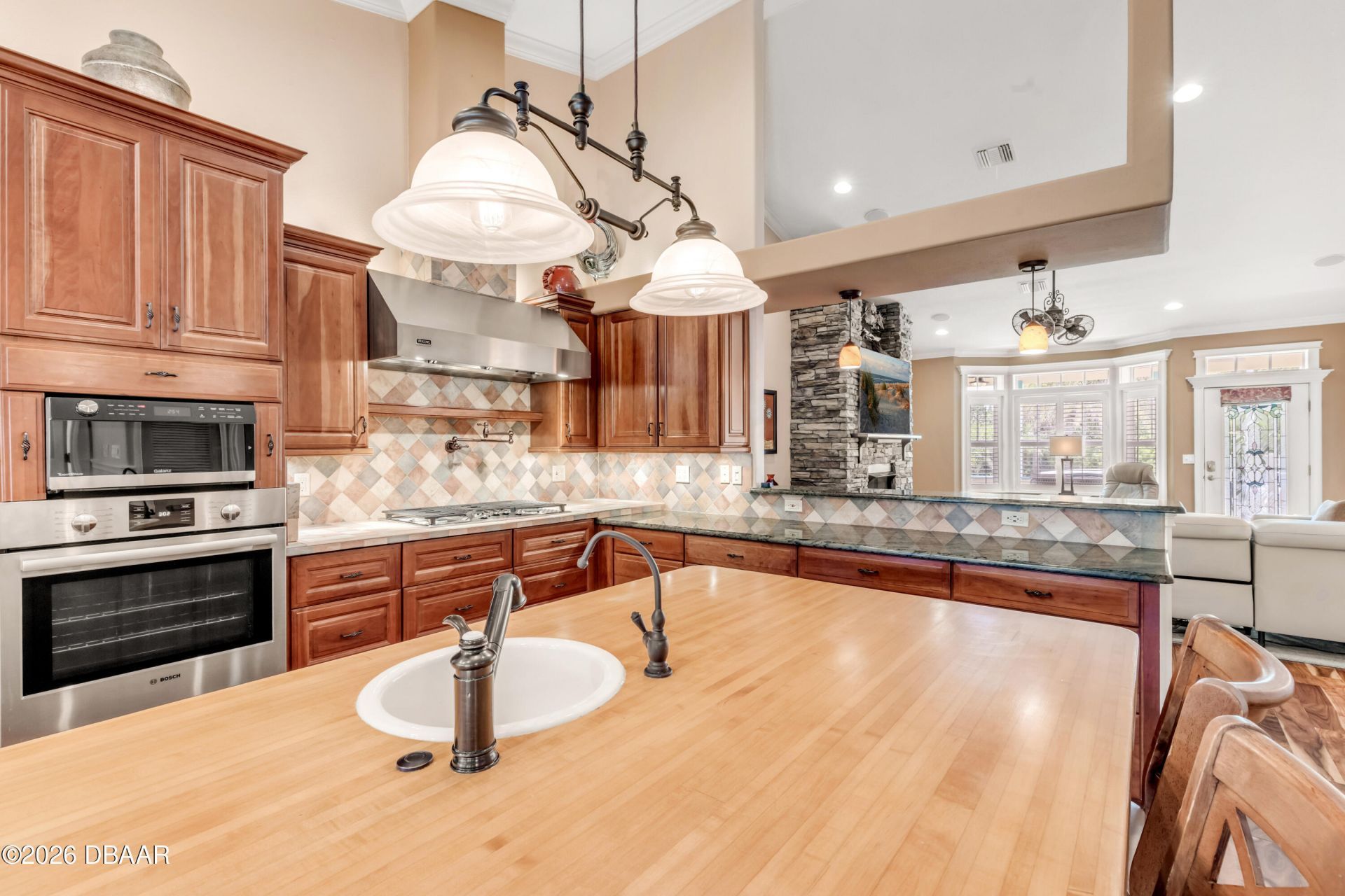 521 S Peninsula Avenue, New Smyrna Beach, FL 32169 Photo