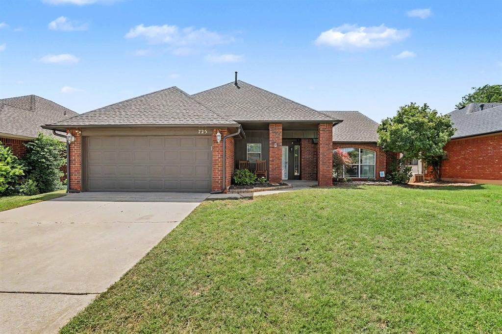 725 Westview Drive, Yukon, OK 73099 Main Photo