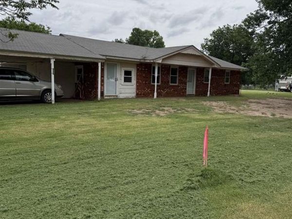 401 Cedar, Hennessey, OK 73742